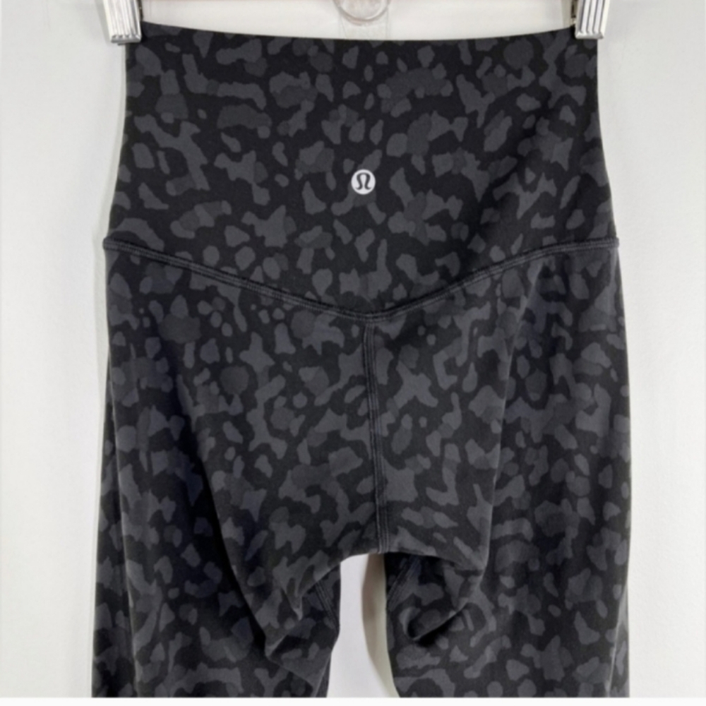🍋 LULULEMON 🍋 Align 28" black Cheetah camo Size 8 formation camo deep - Picture 3 of 16